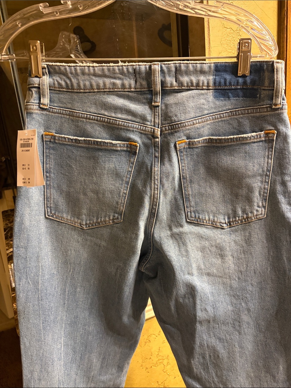 NWT Abercrombie & Fitch The Mom High Rise Light Wash Relaxed Jeans - Picture 6 of 6